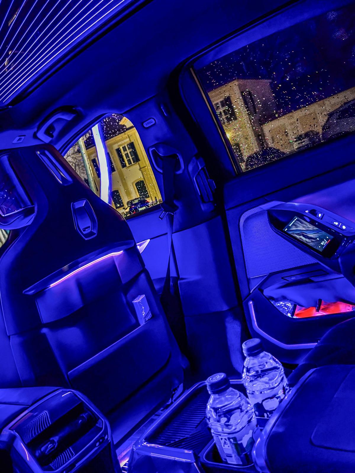 Taxi Adali Fahrzeug Neu 1