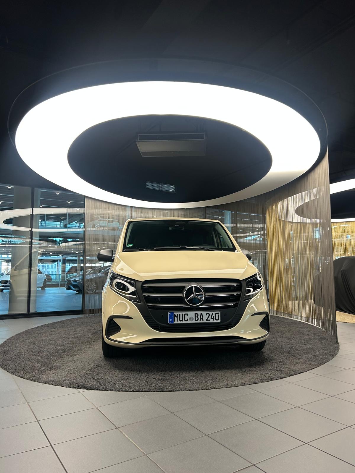 Taxi Adali Bus Fahrzeug 9